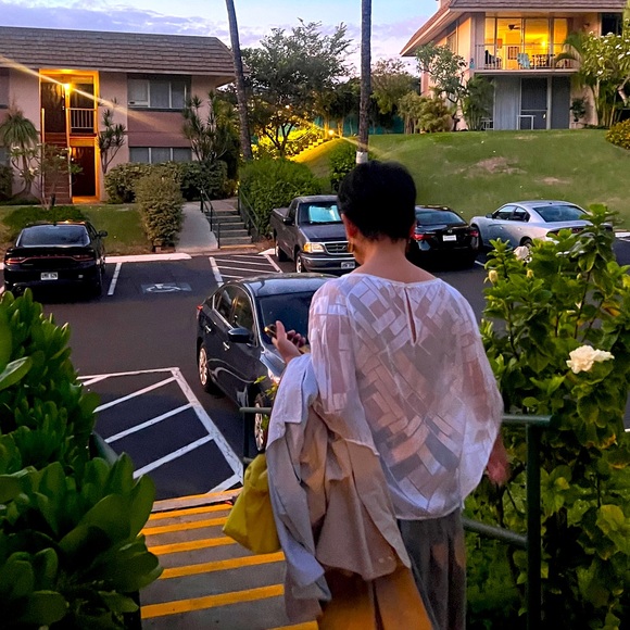 Meet your Posher fam, Karry & Jess - Picture 1 of 2